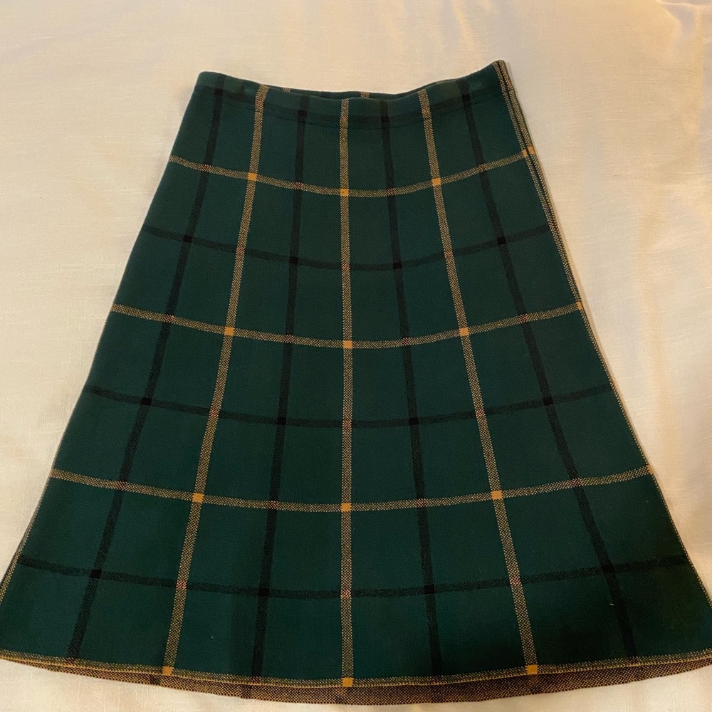 Ann Taylor skirt. High waisted. Like new. Only worn once